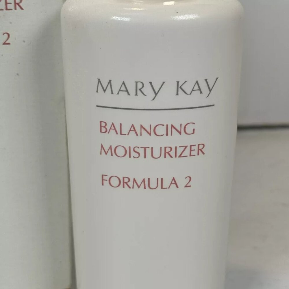 Mary Kay Balancing Moisturizer Formula 2, 4 oz Normal Combination Skin - Picture 2 of 5